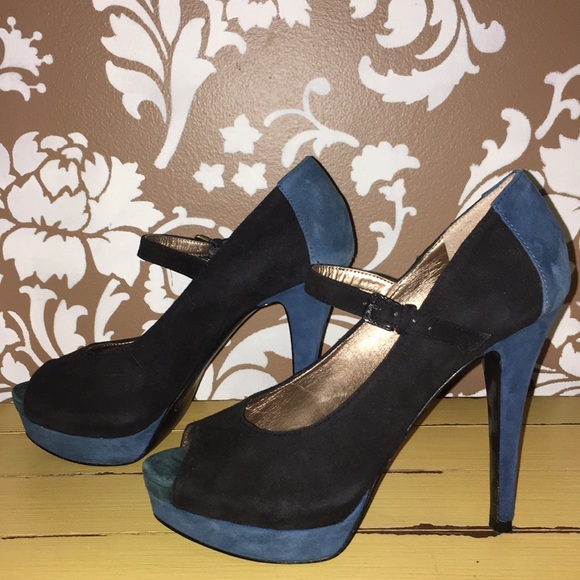 BCBG two tone suede platform heels - Picture 3 of 8